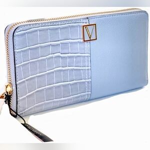 Nip luxury VS sky blue 1/2 vegan croc gold tone v zip long wallet